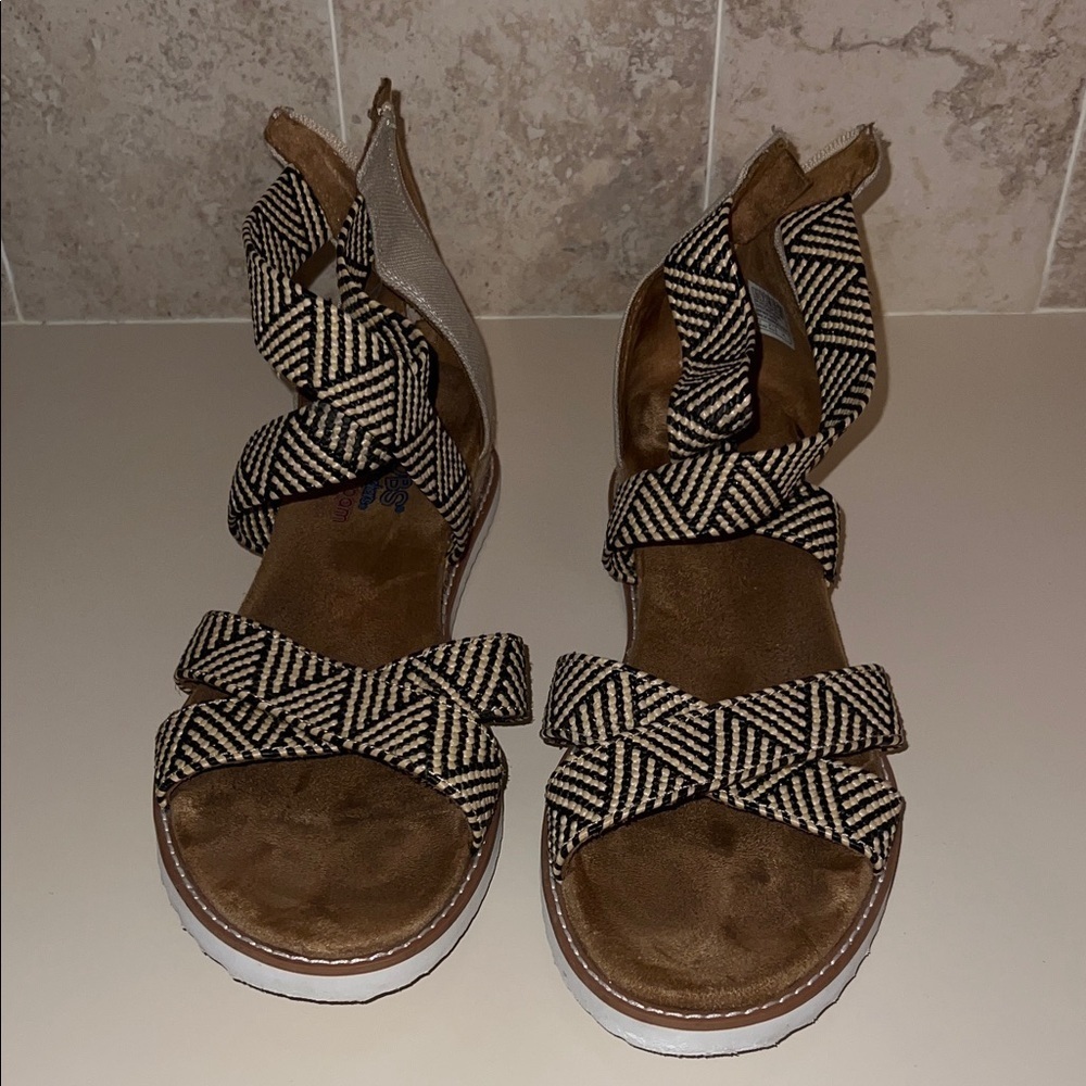 Skechers Black and Cream Women's Sandals